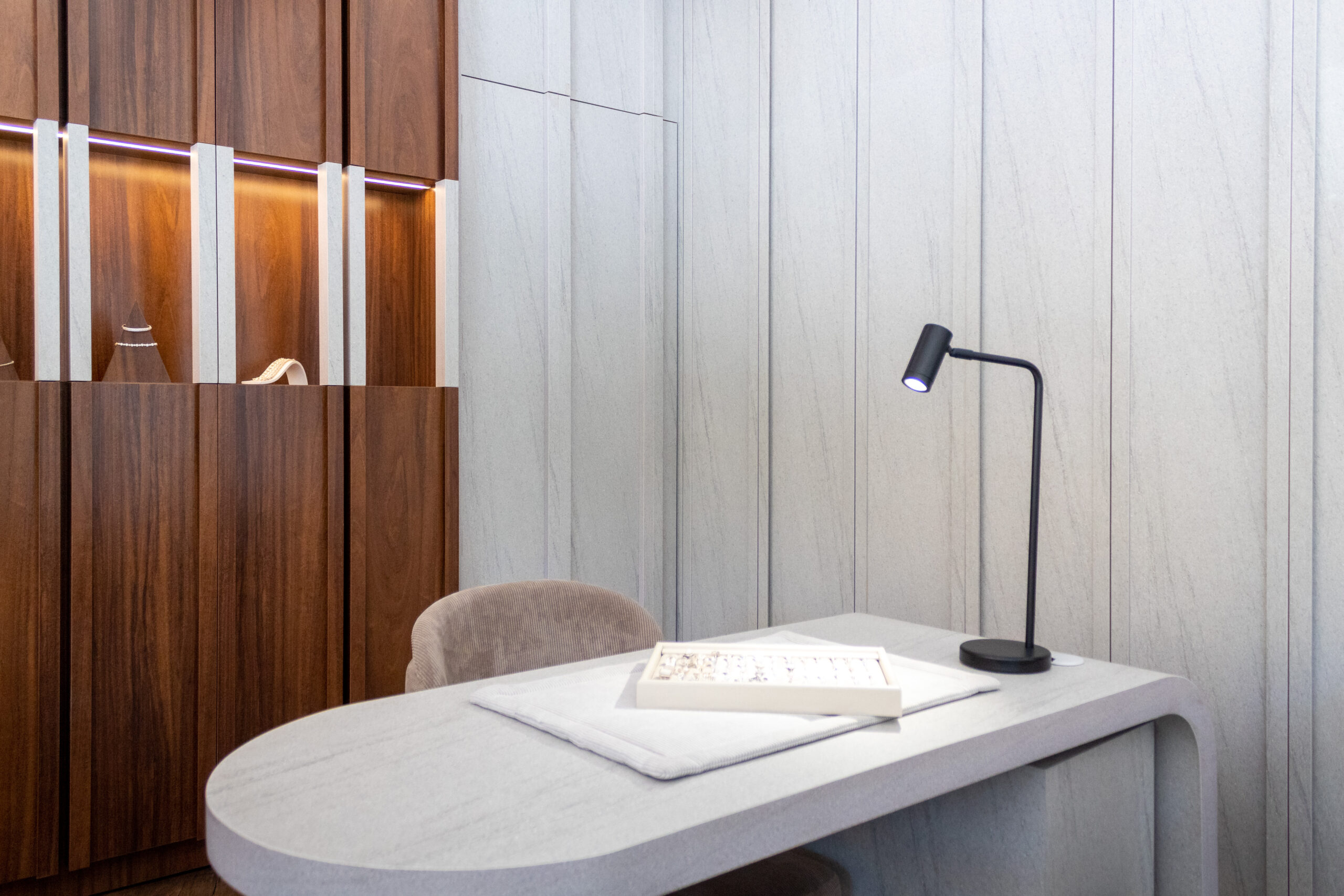 Iluminação de escritório: como criar ambientes mais produtivos, confortáveis e profissionais